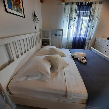 Holiday home Cosina Kuca Dobropoljana